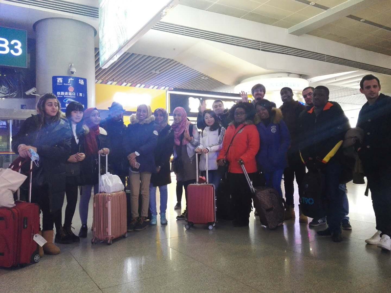 交流合作五:乘西成“高铁”与四川师范大学国际教育学院建立良好合作关系 (2).jpg